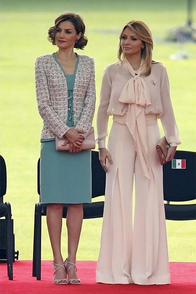 莱蒂齐亚不惧婆婆姑子,51岁显老