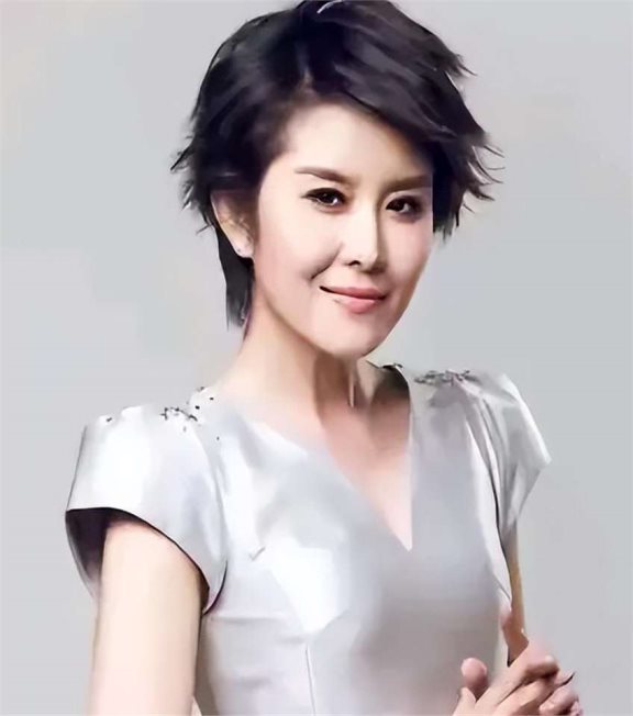 从《养生堂》到《感动中国》,央视知性美女王宁,找准人生赛道