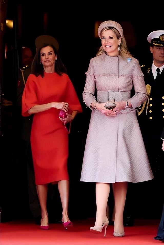 莱蒂齐亚不惧婆婆姑子,51岁显老