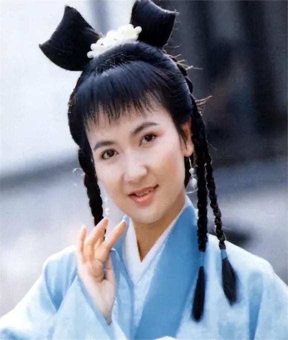 《新白娘子传奇》小青陈美琪五款造型,图二尽显俏皮灵动之美