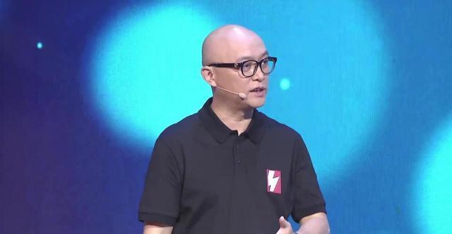 2010年非诚勿扰:胖女孩牵手成功狂亲孟非,4年过后逆袭成女神