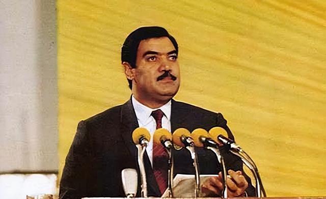 拒绝离开阿富汗的前总统纳吉布拉:死刑前口中塞满钞票,被车拖行