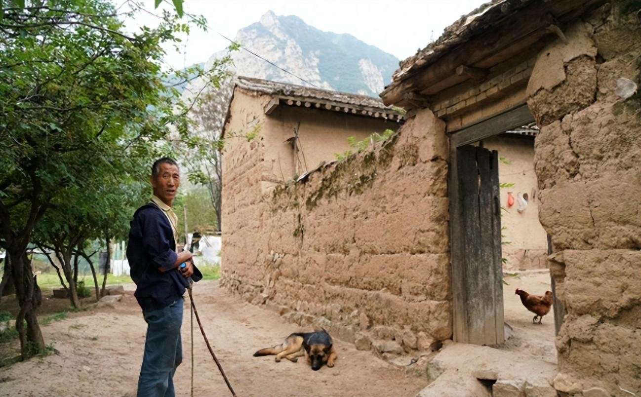 深山林中一老翁图片