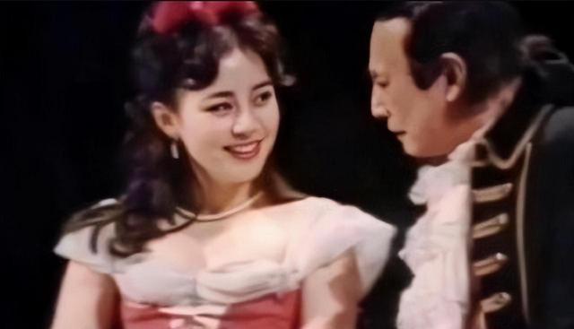 离婚26年,宋丹丹和英达这对昔日夫妻境遇大不同,差距太明显