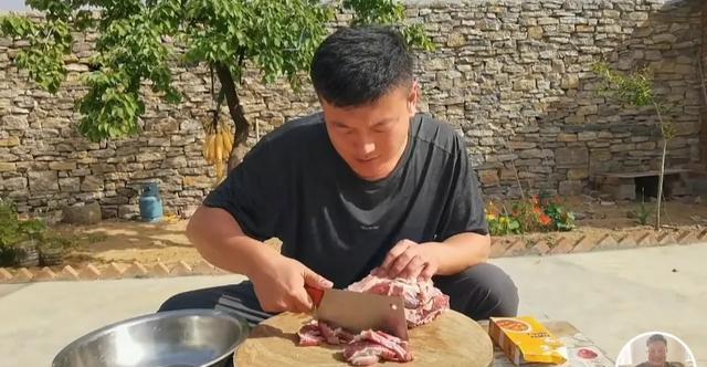 胖吕老爹:他家不改现状儿子就是瘦30斤也没有姑娘敢上门