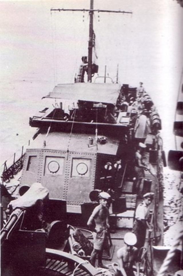 1953年,英国炮艇在珠江口公然挑衅,海军副司令张羽下令:开火