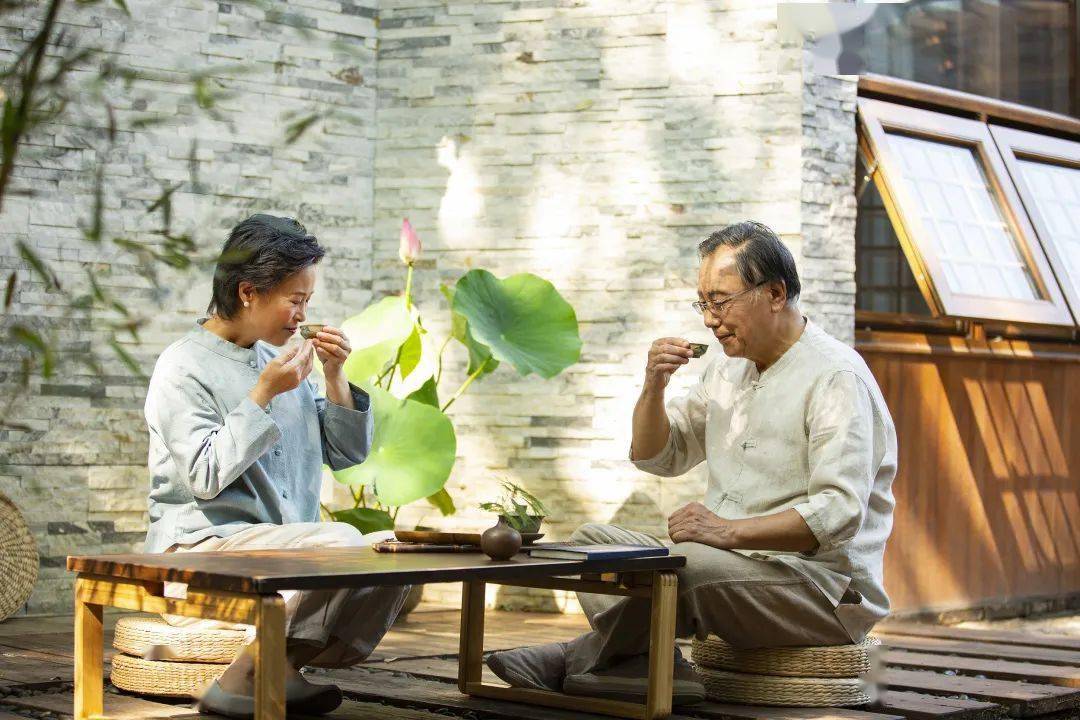 建议中老年,早餐喝牛奶不如吃它,补血补钙,气色好,腿脚也灵活