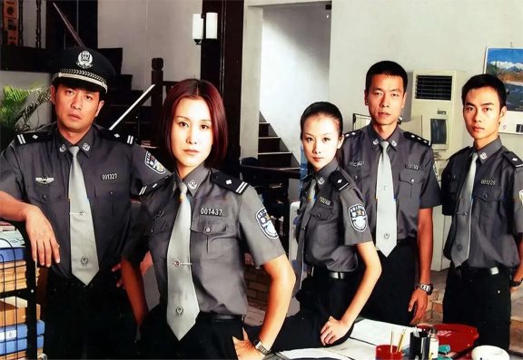 《重案六组》:季洁妖艳变身,杨震眼神锁定,惊诧不已