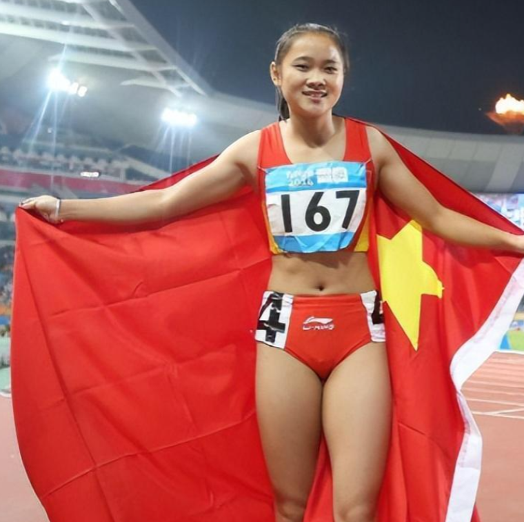 中国女飞人梁小静,身高不足一米六屡破纪录,速度惊呆黑人选手