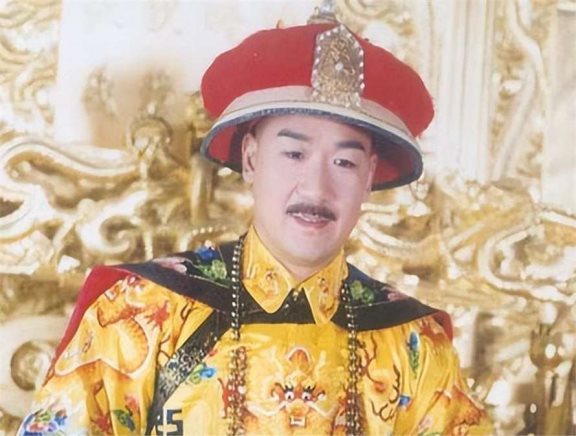 对比演皇帝,陈建斌与张国立差距明显,老天赏饭吃原来如此不同
