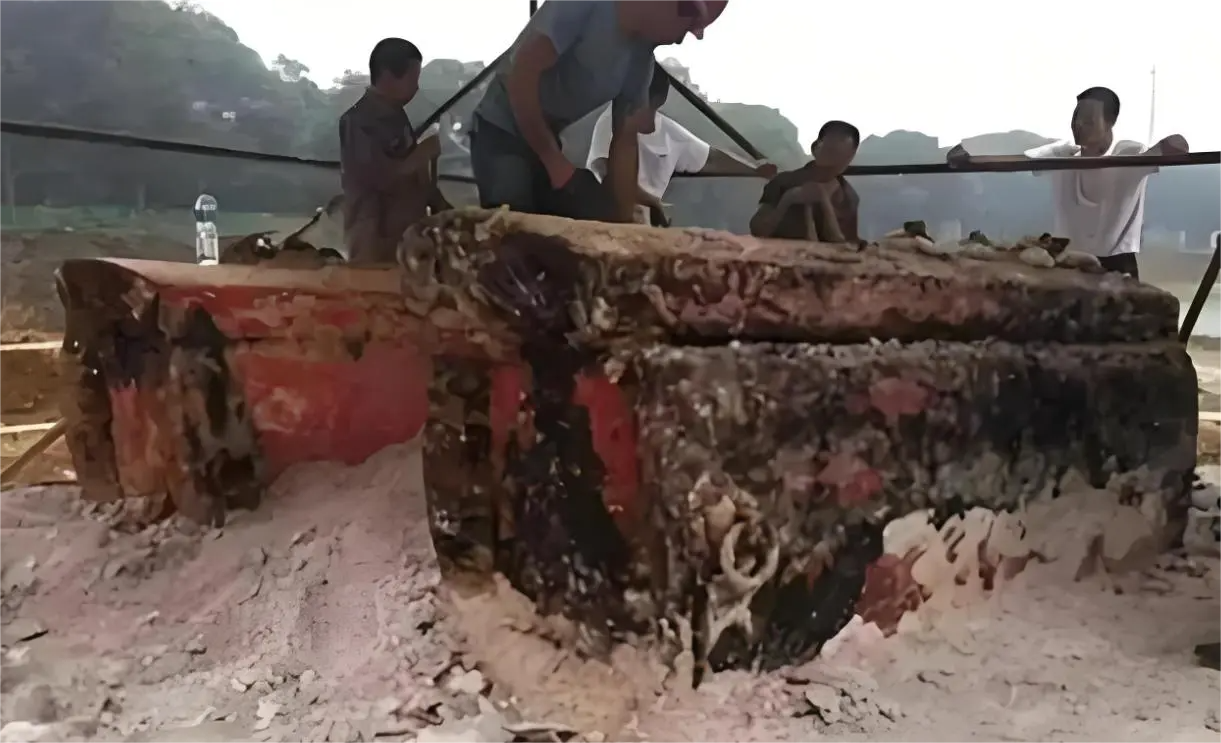 荔湾广场八棺奇事,广场变尸场,形似上香坟,风水师前来解决