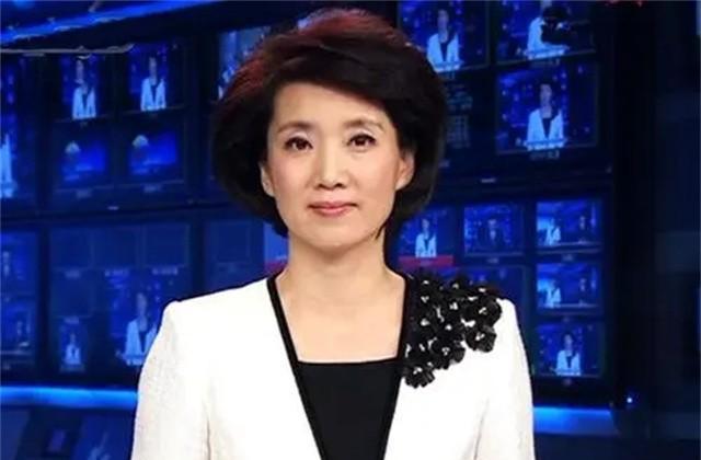 "新闻联播"李修平,半生2次婚姻没有孩子,现年近花甲风韵犹存