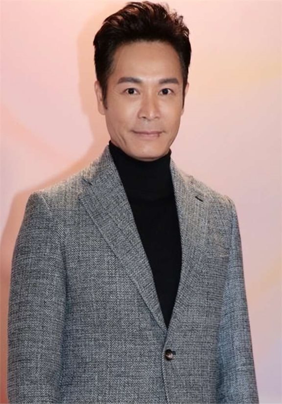 郭晋安帅气回归,面容自然告别蜡像僵硬,网友:终于手下留情