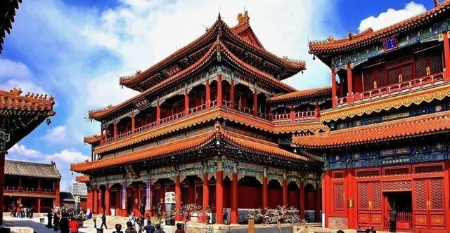 浅析中世纪英国城堡和中国宫殿的异同