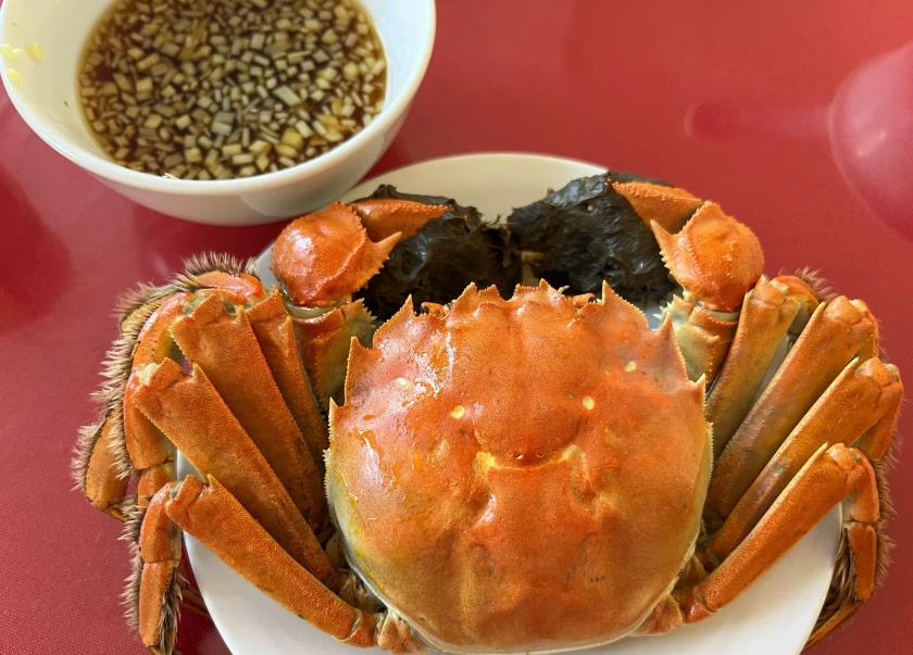 吃大闸蟹图片真实苏州七里山塘景区蟹螃蟹吃饭图片吃阳澄湖大闸蟹真实