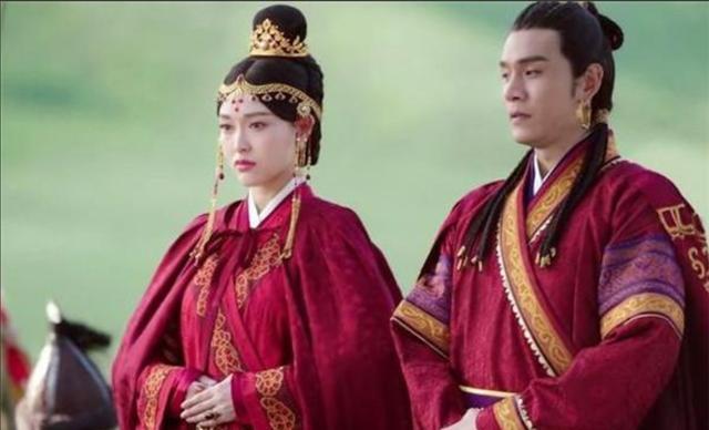 初入皇宫的萧太后,把三胞女儿,分别寄养在三个不同的家庭