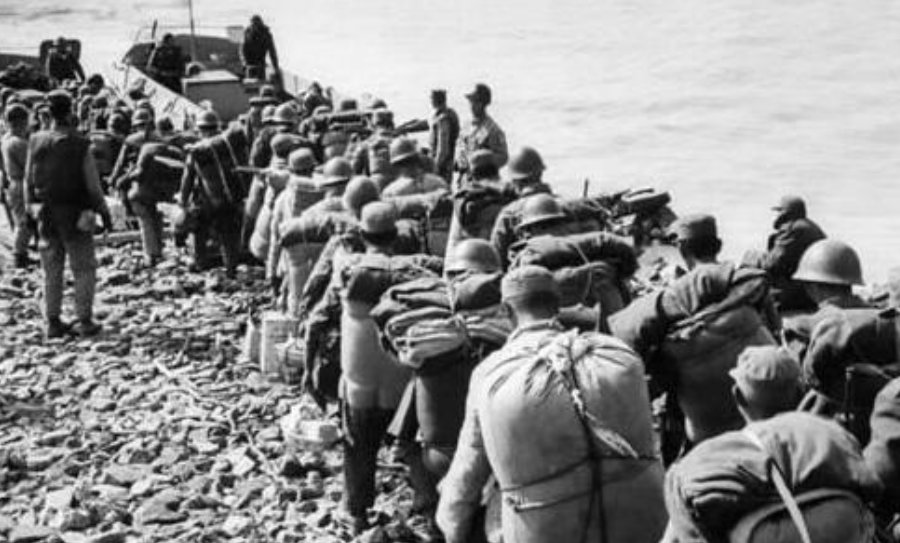 台湾98岁抗战老兵苦寻儿子,79岁儿子飞来台湾看望,不要一分遗产