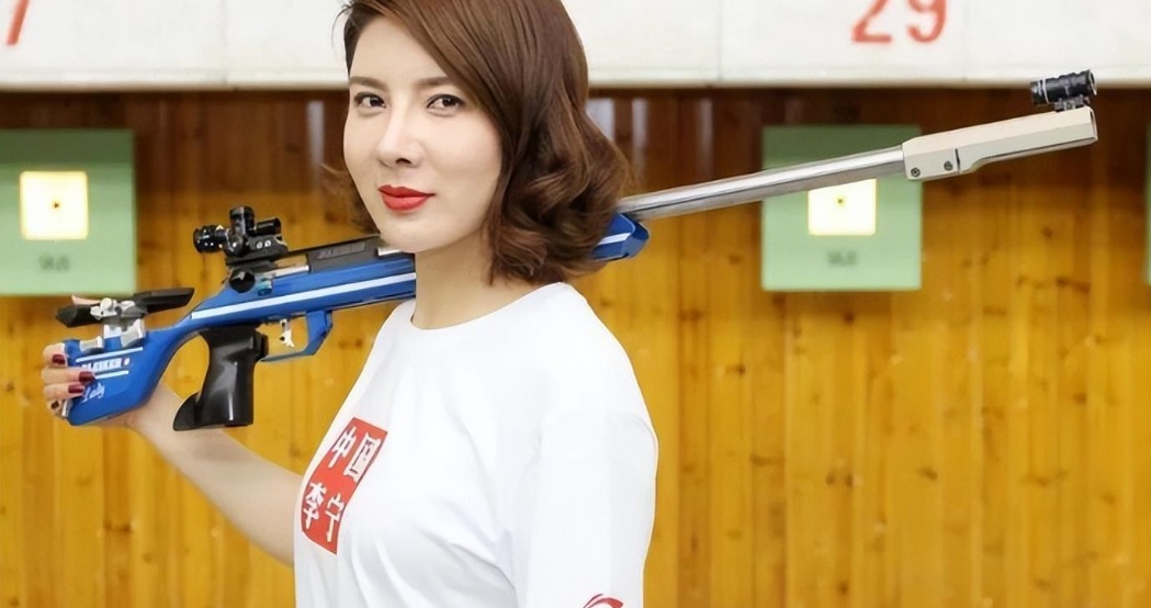 奥运冠军杜丽近况:40岁仍韵味十足,从痘肌少女蜕变成颜值女神