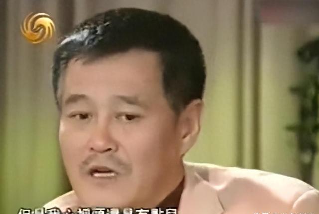 2000万纯金烟斗,养260万的狗,赵本山儿子怒怼网友:你算哪根葱