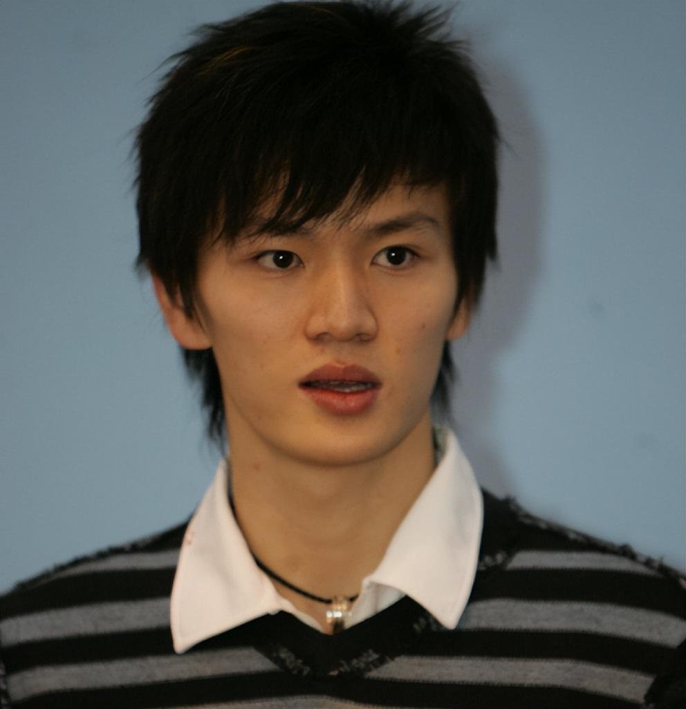 羽坛名将鲍春来:一生挚爱早已退役嫁人生俩娃,他40岁至今未婚