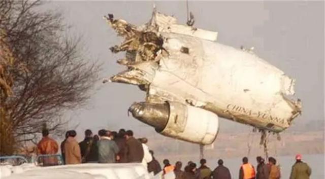 2002年大连57空难:高材生高空纵火,112人遇难,背后有何隐情?