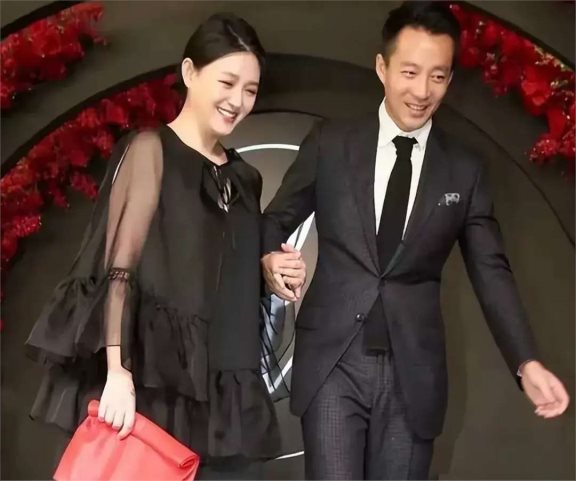 周渝民妻子首晒结婚照图片