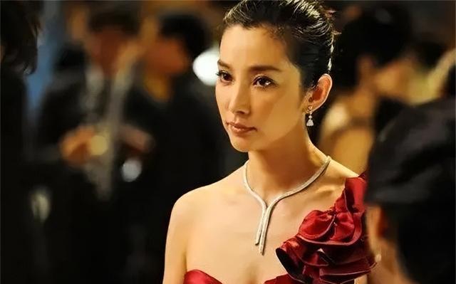 大师王林:被李冰冰认干爹,和马云称兄道弟,为几十位女星开光