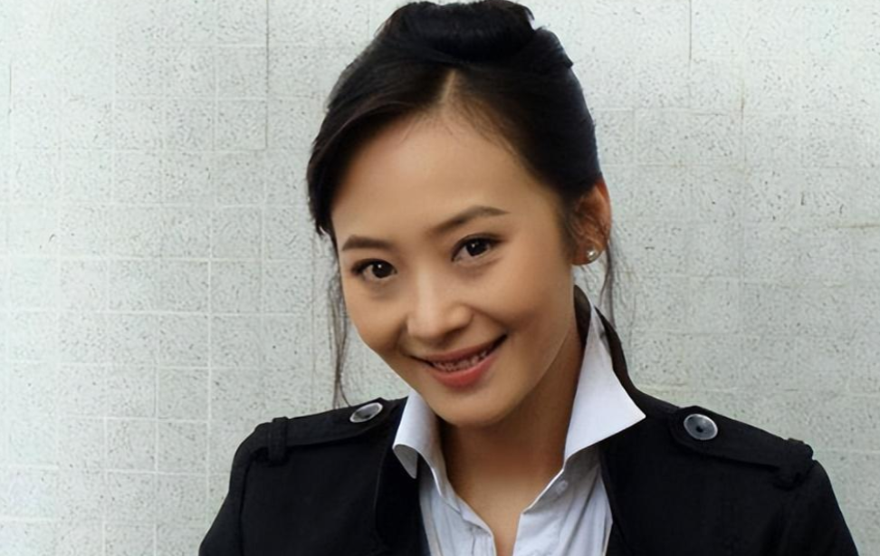 演员曲珊珊嫁给落魄的黄海波,辛苦养家10年,如今过的怎样