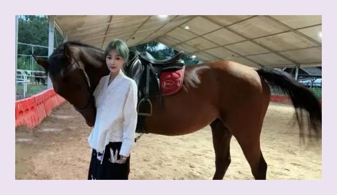 李泽锋节目首次公开妻子,肤白貌美是甘肃人,结婚7年育有2个孩子