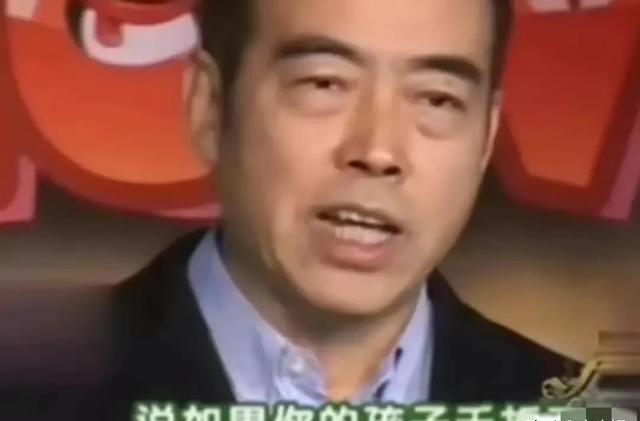 这次柳岩终于用"身体羞辱"中对大鹏的偏袒,"正名"15年挚友情