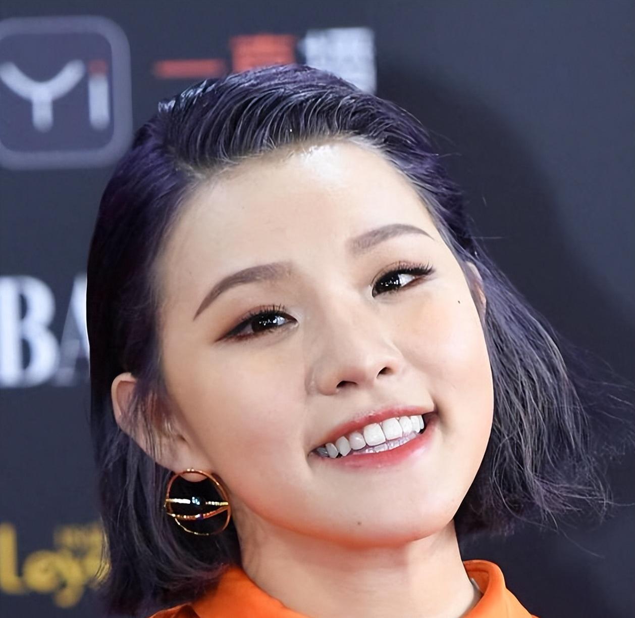 杨紫僵硬笑容谢依霖鼻子移位戚薇大变样引热议