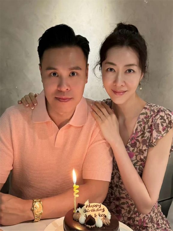 熊黛林自从嫁入豪门之后,就成为了香港知名的女明星.