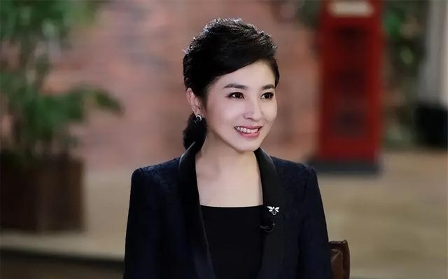 黑龙江电视台美女主持人翟毓红,酷似张泉灵,太漂亮了