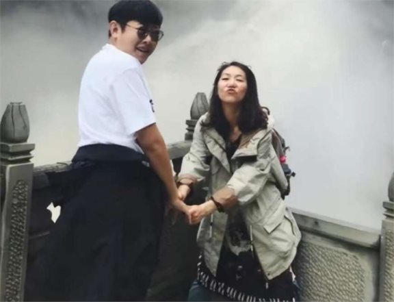 演员侯祥老婆图片