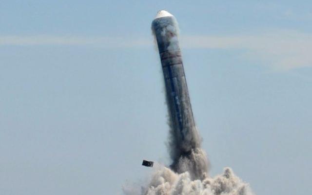 俄布拉瓦洲际导弹已服役,与"白杨"师出同门,发射方式独具一格