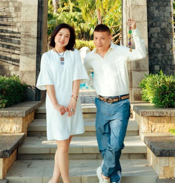 歌唱家白雪:一婚嫁富豪毁了事业,二婚嫁小8岁丈夫收获幸福