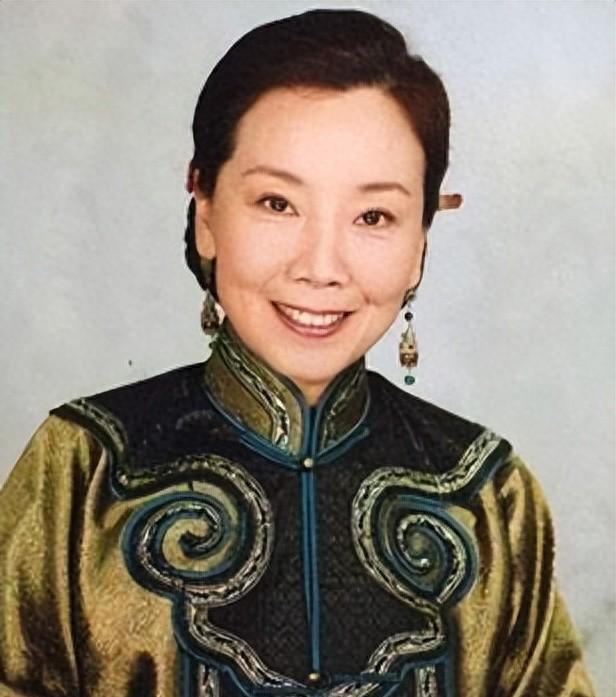 嫁初恋41年零绯闻 60岁赵奎娥面临烦恼挑战