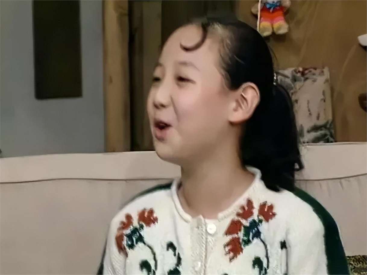 《我爱我家》过去27年后,饰演贾圆圆的关凌,如今怎么样啦?