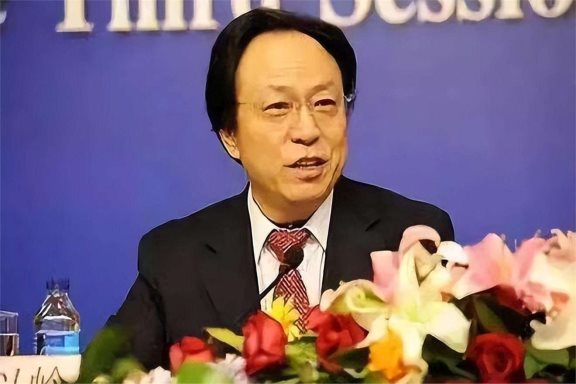 吴以岭:靠五种虫月入上亿,又研制出连花清瘟,出诊只收8元诊费