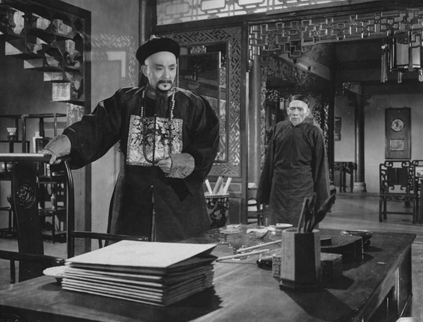 割让香港就可以不打鸦片战争,反对的都是汉人,赞成的都是满人