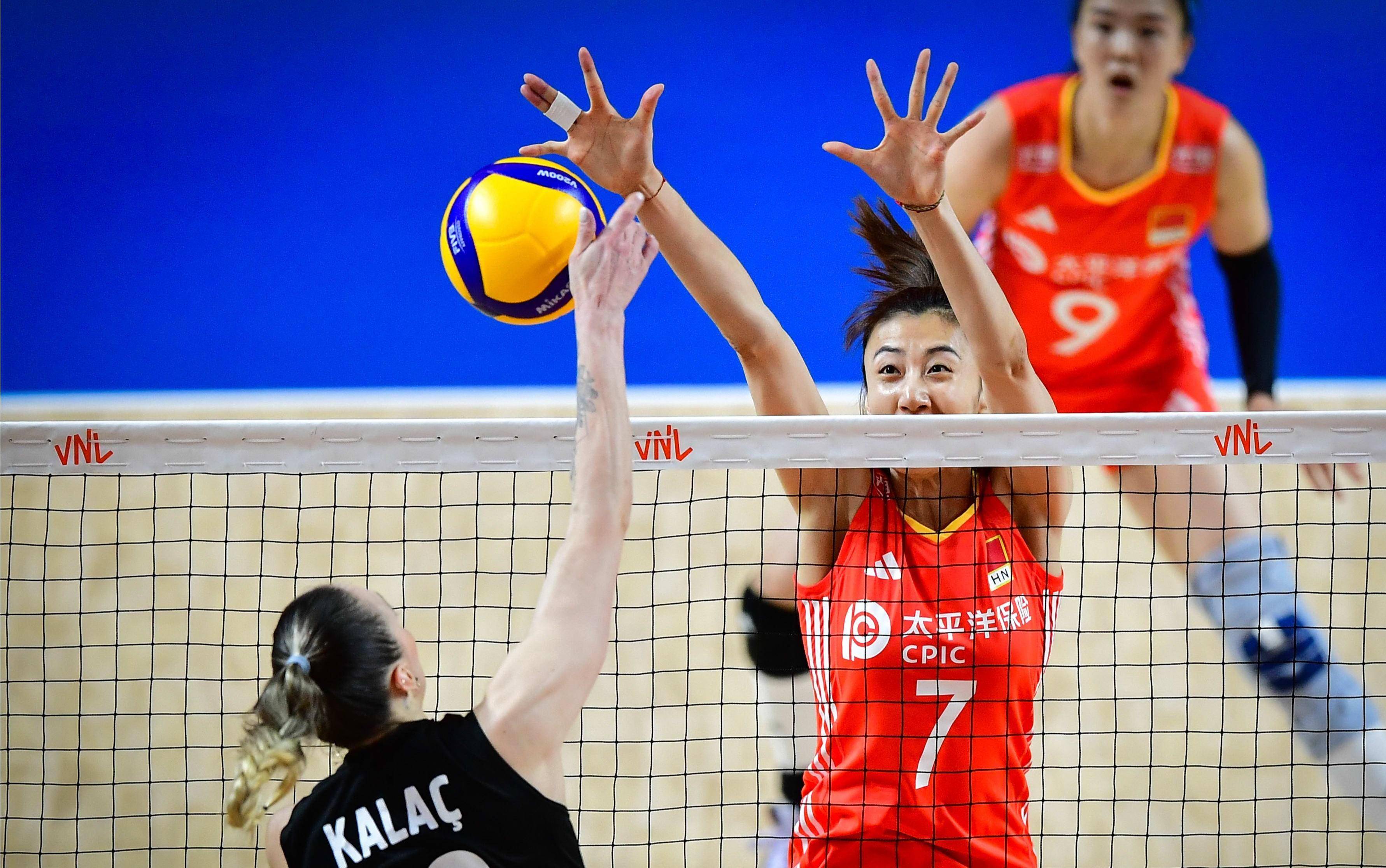 女排奥运改革激战正酣:龚翔宇,刁琳宇关键期,李盈莹待扛大旗