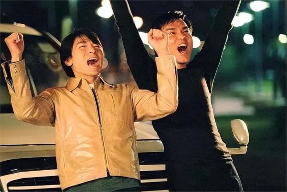 打败吴镇宇张家辉,陈小春风头被抢,看刘德华御用跟班如何逆袭?