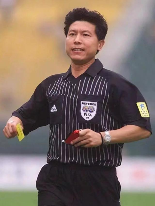 金哨=镀金的黑哨?谭海被调查,金哨成为黑哨代名词?