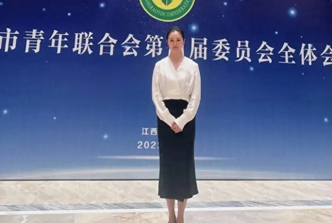 万年县"打工女王",年纪不大却有一种温婉美