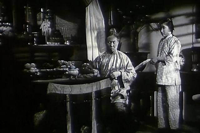 电影《白毛女》:通过两个尖锐的阶级矛盾,体现革命的必要性