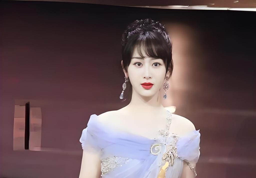 杨紫七夕夜浪漫秘密大揭秘家庭中的惊人内幕