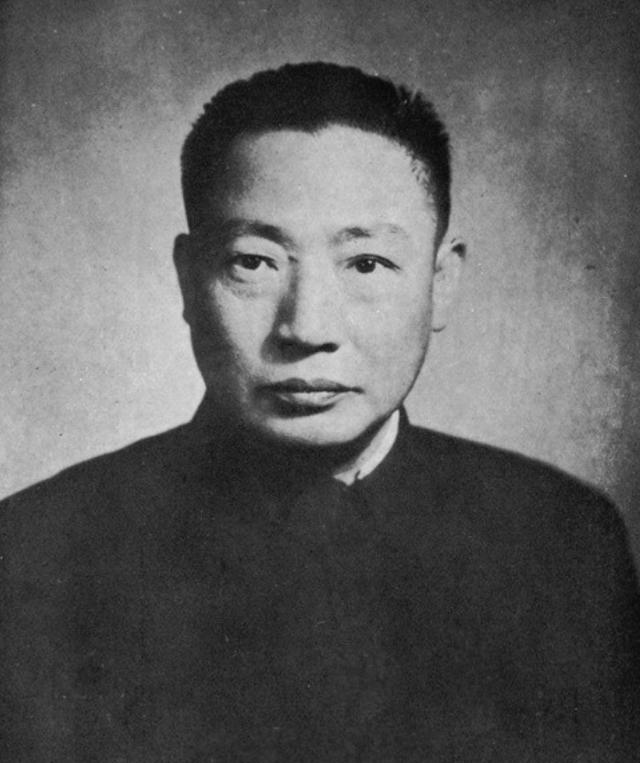 1946年,毛人凤奉命调查戴笠坠机死因,两年后查清,竟因一柄古剑