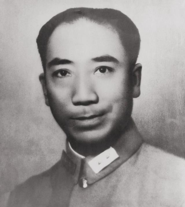 1946年,毛人凤奉命调查戴笠坠机死因,两年后查清,竟因一柄古剑