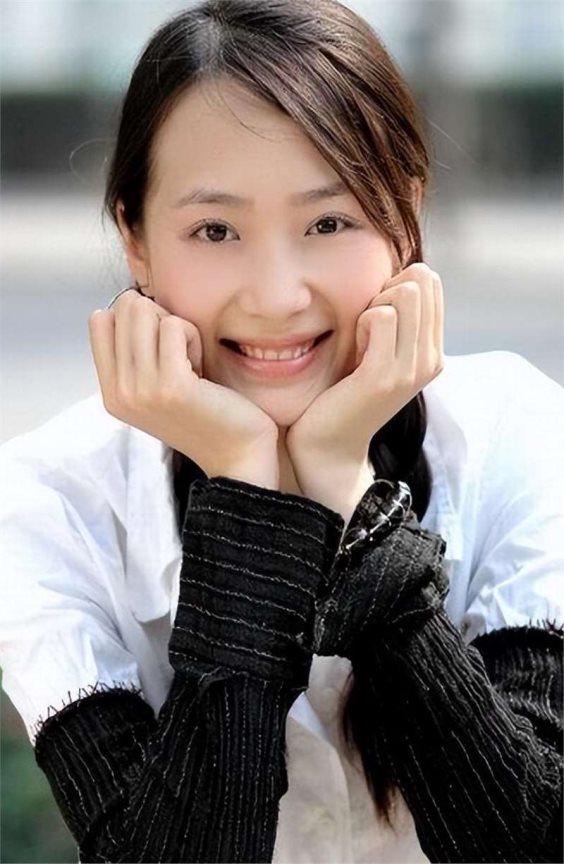 演员曲珊珊嫁给落魄的黄海波,辛苦养家十年,如今过的怎样