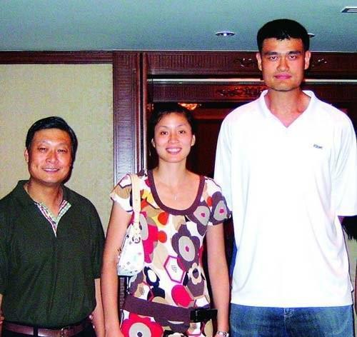 李秋平:42岁妻子患癌去世,50岁被徒弟姚明辞退,现状如何